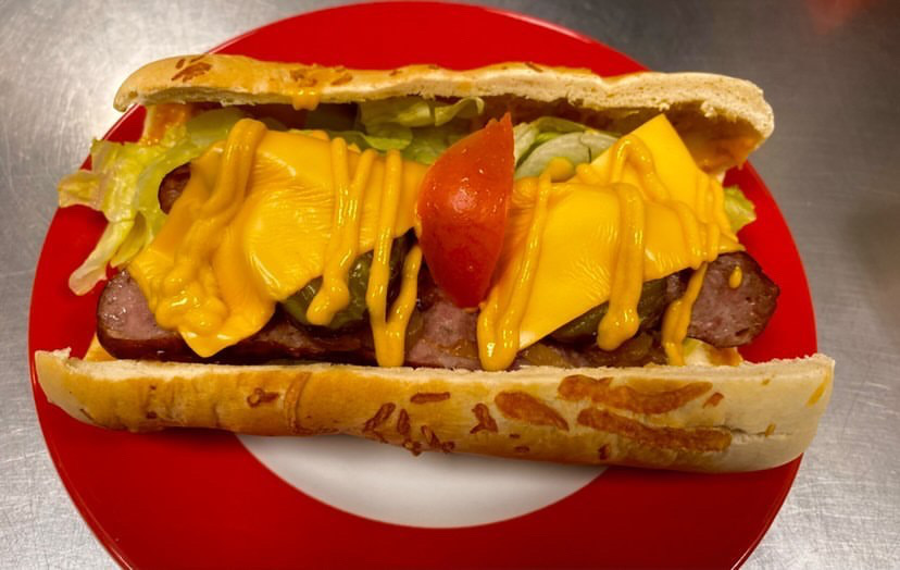 Aperçu du hot-dog gourmand du Thika, disponible pour la vente à emporter sur Vannes