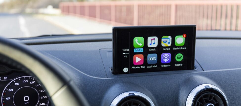 Valise voiture et tableau de bord